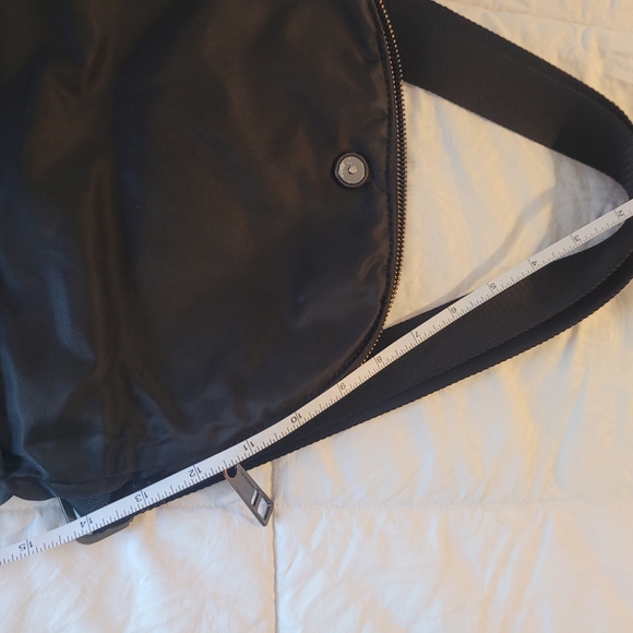 lululemon athletica Black Crossbody Bag - Picture 5 of 16